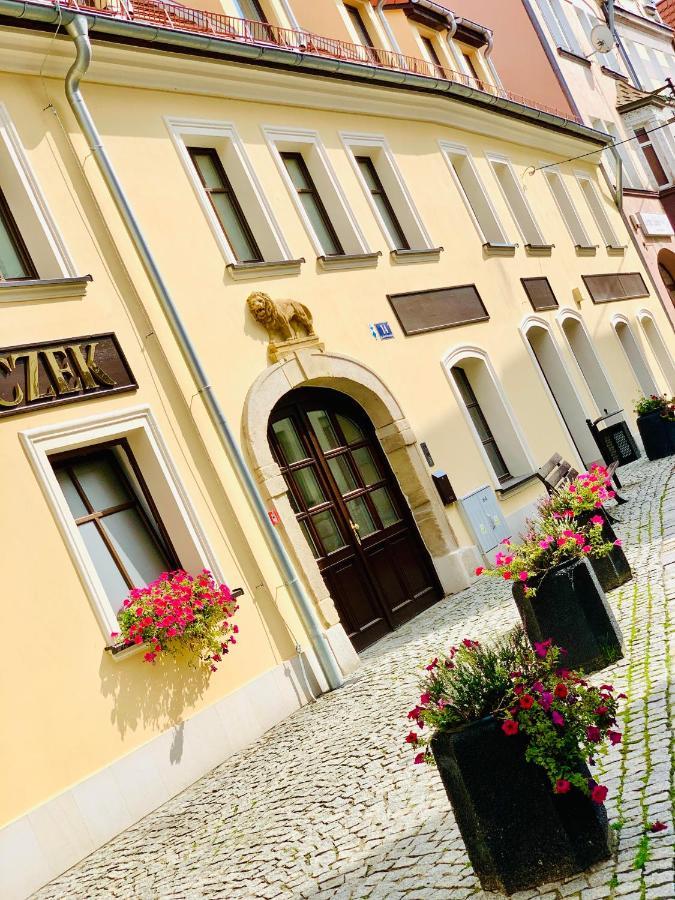 Apartament W Centrum Miasta Z Darmowym Parkingiem Dla Dwojga -Apartamenty Pod Zlotym Lwem Kłodzko Dış mekan fotoğraf