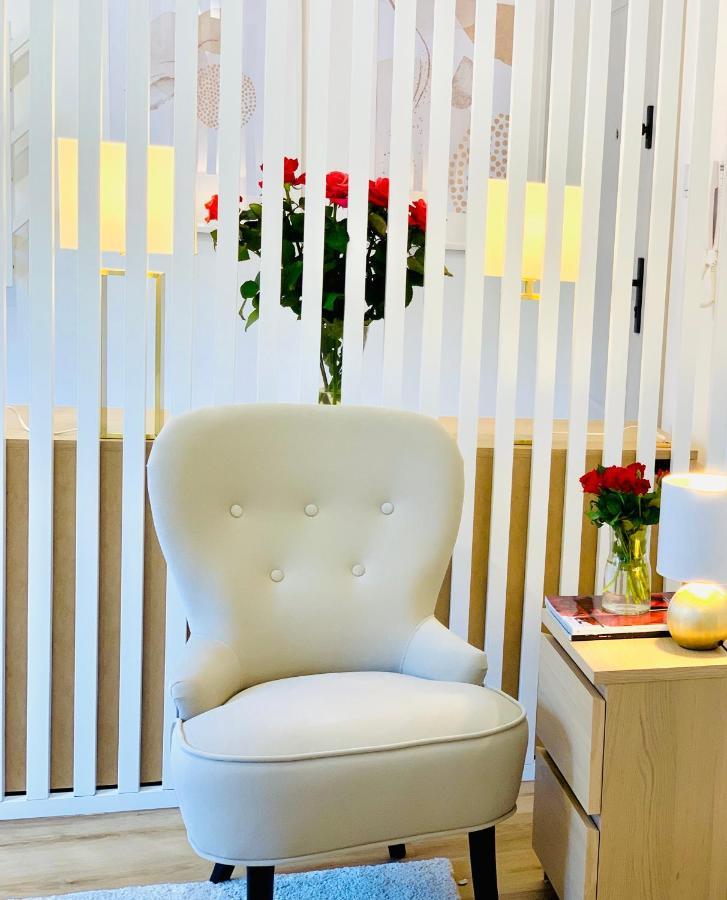 Apartament W Centrum Miasta Z Darmowym Parkingiem Dla Dwojga -Apartamenty Pod Zlotym Lwem Kłodzko Dış mekan fotoğraf